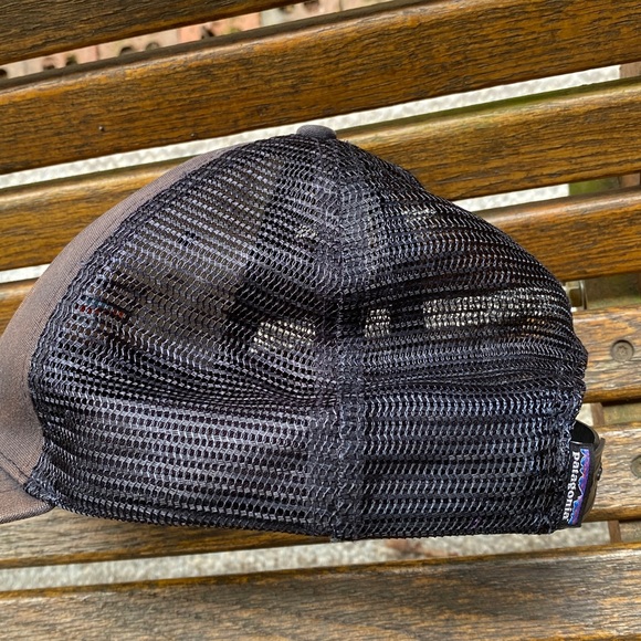 Patagonia faded Black SnapBack Hat 6 panel mesh back cap - Picture 13 of 15